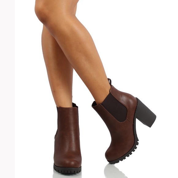 Brown Chelsea Pull on Tab Lug Block Ankle - Picture 6 of 8